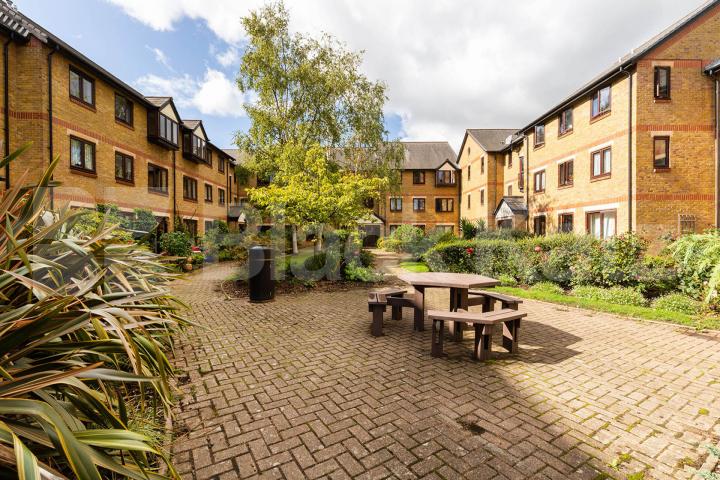 2 bedroom property with allocated parking and communal garden Riverside Close, Lee Vally Park / Upper Clapton